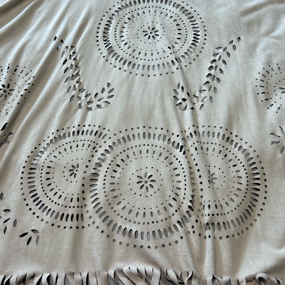 Chico’s Women’s Faux Microsuede Cream Cutout Boho Fringe Western Wrap
